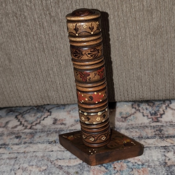 P. Petersen Other - Folk Art Wooden Napkin Rings with Stand (R1)